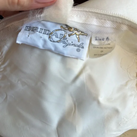 Vintage Wedding Dress - Picture 6 of 9